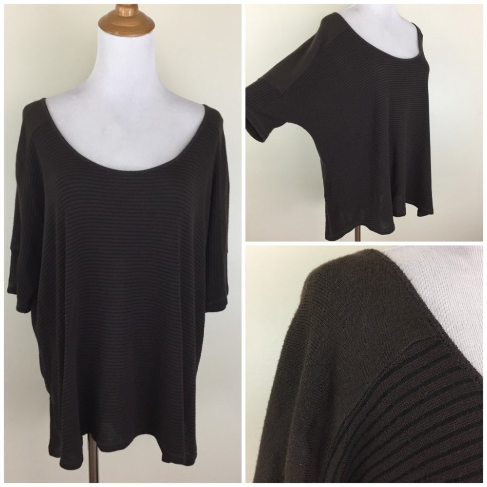 JOHN ESHAYA Wide Body Short Dolman Sleeve Sweater